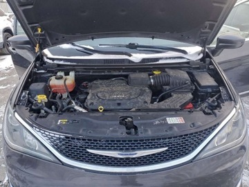 Chrysler Pacifica II 2018 Chrysler Pacifica Touring L Plus 2018 3.6 Benzyna 287KM, zdjęcie 6