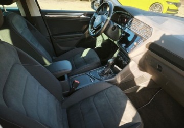 Volkswagen Tiguan II SUV 1.5 TSI EVO 150KM 2020 Volkswagen Tiguan Highline Pakiety, ACC, Podgrzewane fotel, GPS, Kamera c, zdjęcie 16