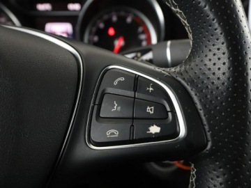 Mercedes Klasa A W176 Hatchback 5d Facelifting 200 156KM 2016 Mercedes A 200 156KM automat navi półskóra PDC, zdjęcie 27