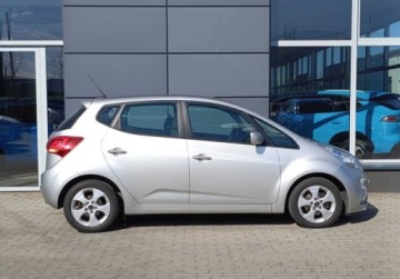 Kia Venga Mikrovan 1.6 CRDi 128KM 2015 Kia Venga 1.6 CRDI 128KM Wersja L panorama, klima auto, podgrzewane fotele, zdjęcie 4