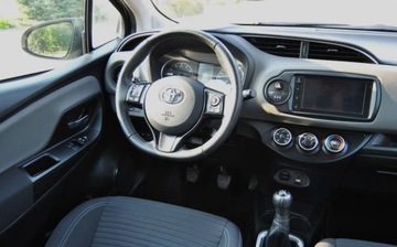 Toyota Yaris III Hatchback 5d Facelifting 2017 1.0 VVT-i 72KM 2020 Toyota Yaris GWARANCJA, 2020r, 1.0 Benzyna, Niski przebieg, Bogate wyposaz, zdjęcie 10