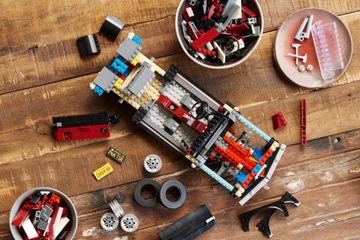 LEGO Icons Chevrolet Camaro Z28 10304