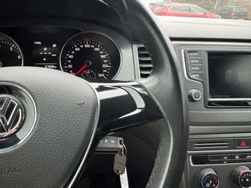 Volkswagen Golf Sportsvan Sportsvan 1.2 TSI BlueMotion Technology 110KM 2015 Volkswagen Golf Sportsvan 1.2 TSI 110KM Trendline Czujniki Klimatyzacja, zdjęcie 12