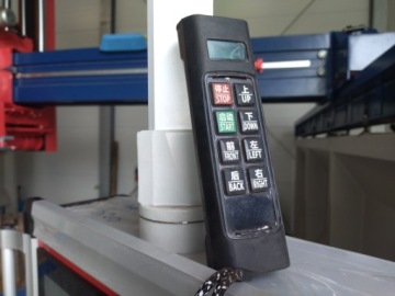 Дисковая пила по камню DSL-1200 45Q с 1-м наклоном. на стальных стенах