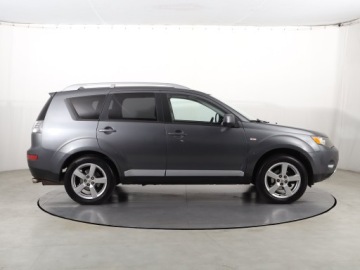 Mitsubishi Outlander II 2.0 DID DOHC 140KM 2007 Mitsubishi Outlander 2.0 DI-D, 4X4, 7 miejsc, zdjęcie 5