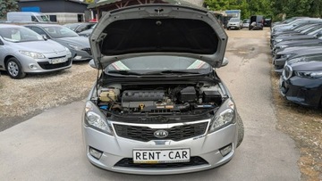 Kia Ceed I Hatchback 5d Facelifting 1.6 CRDi WGT 90KM 2010 Kia Cee&#039;d 1.6D OPŁACONY Bezwypadkowy Klimatronik, zdjęcie 34