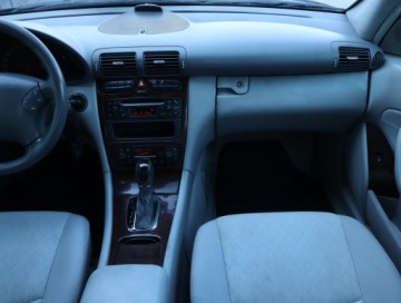 Mercedes Klasa C W203 Sedan W203 2.1 (C 220 CDI) 143KM 2001 Mercedes C C 220 CDI , Salon Polska, Automat, HAK, zdjęcie 7
