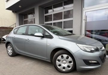 Opel Astra J Hatchback 5d Facelifting 1.6 Twinport ECOTEC 115KM 2015 Opel Astra salon Polska , I wlasciciel, kamera cofania 1.6 Benzyna 115KM, zdjęcie 10