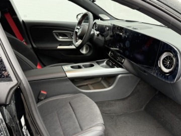 Mercedes CLA C118/X118 2026 MERCEDES-BENZ CLA 220 4-Matic AMG Line 1.5 (190KM) 2026, zdjęcie 6