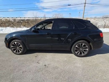 Bentley Bentayga 2019 Bentley Bentayga V8 2019 4.0 Benzyna 542KM, zdjęcie 2