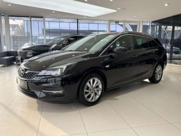 Opel Astra K Sportstourer Facelifting 1.2 Turbo 130KM 2022 Opel Astra Elegance LED CarPlayAndroid Auto Podgrzewana szyba czolowa