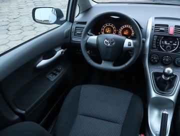 Toyota Auris I Hatchback 5d Facelifting 1.6 Valvematic 132KM 2011 Toyota Auris 1.6 Valvematic, GAZ, Klima, zdjęcie 6