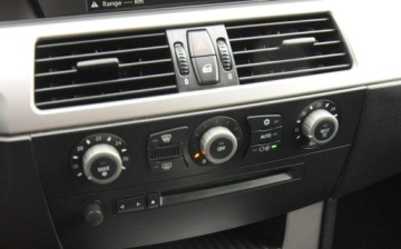BMW Seria 5 E39 Touring 525 i 192KM 2004 BMW Seria 5 2.5 R6 Automat Skora Panorama Klimatronik Xenon PDC Sprowadzony, zdjęcie 17