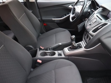 Ford Focus III Hatchback 5d facelifting 1.0 EcoBoost 100KM 2014 Ford Focus 1.0 EcoBoost, Navi, Klima, Tempomat, zdjęcie 8