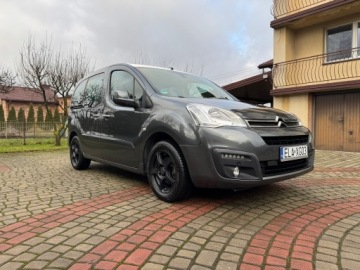 Citroen Berlingo II Combi Facelifting 2015 1.6 BlueHDi 100KM 2015 Citroen Berlingo Citroen Berlingo II (2008 - 2018) 1.6 1.6 Diesel 99KM, zdjęcie 12