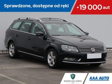 Volkswagen Passat B7 Variant 1.6 TDI CR DPF BlueMotion 105KM 2011 VW Passat 1.6 TDI, Klima, Klimatronic, Tempomat