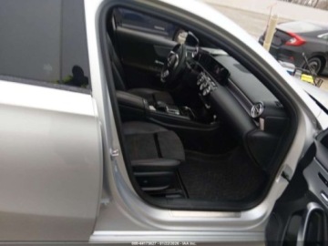 Mercedes Klasa A W177/V177 2020 Mercedes-Benz Klasa A 2020 Mercedes-Benz A-Class A 220 4MATIC Sedan 2.0, zdjęcie 9