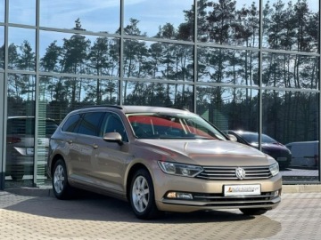 Volkswagen Passat B8 Variant 2.0 TDI BlueMotion SCR 150KM 2016 Volkswagen Passat Variant Łopatki Grzany fotel, zdjęcie 4