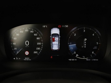 Volvo V60 I Kombi Facelifting 2.0 D4 DRIVE-E 190KM 2018 Volvo V60 2.0 D4 Automat Momentum Nawigacja, zdjęcie 21