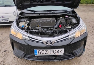 Toyota Corolla XII Sedan 1.6 Valvematic Dual VVT-i 132KM 2019 Toyota Corolla 2019r, 1.6 Benzyna. Uszkodzone boki. Jezdzi. 1.6 Benzyna, zdjęcie 4