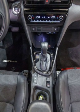 Toyota 2025 Toyota Yaris Cross Cross Hybrid 1.5 Premiere Edition 1.5 Hybryda 92KM, zdjęcie 25