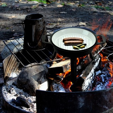 KOCIOŁEK ŻELIWNY EMALIOWANY Z PATELNIĄ GARNEK węgierski 8L OGNISKO GRILL