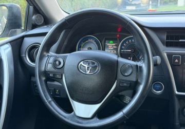 Toyota Auris II Touring Sports Hybrid 135 136KM 2013 Toyota Auris 1,8 HYBRID Navi Kamera KEY-LESS PDC Bezwypadkowy ASO Dla wyma, zdjęcie 21
