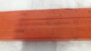 TRÓJKĄT OSTRZEGAWCZY AUDI A4 B5 KOMBI 8D9860251A