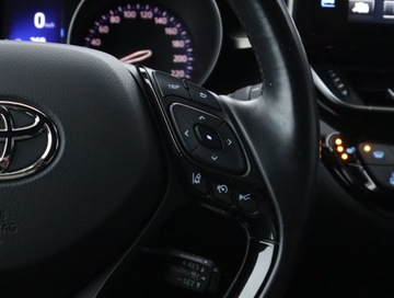 Toyota C-HR I Crossover 1.8 Hybrid 122KM 2018 Toyota C-HR 1.8 Hybrid, Salon Polska, zdjęcie 20