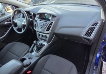 Ford Focus III Kombi Facelifting 1.0 EcoBoost 100KM 2014 Ford Focus 1.0Benz 100KM Grz.szybafotele Serwis Klima ParkasistOplaty Gwar, zdjęcie 12