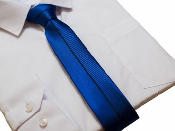 Elegancki śledzik chabrowy pionowe czarne paski
