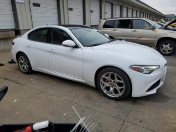 Alfa Romeo Giulia II Sedan Facelifting 2.0 Turbo 280KM 2021 Alfa Romeo Giulia Ti 2021 2.0l 2.0 Benzyna 280KM, zdjęcie 4