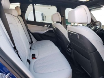 BMW X5 G05 2025 BMW X5 M60i 2025 4.4 Benzyna 523KM, zdjęcie 11