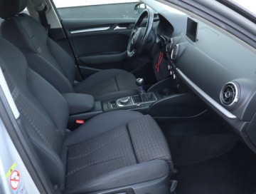Audi A3 8V Hatchback 3d 2.0 TDI 150KM 2013 Audi A3 2.0 TDI, Klima, Klimatronic, Tempomat, zdjęcie 8