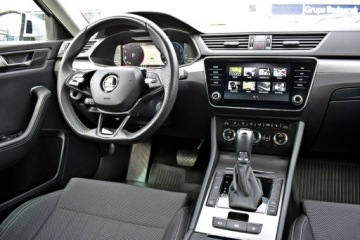 Skoda Superb III Liftback Facelifting 2.0 TSI 190KM 2023 Škoda Superb Skoda Superb Bezwypadkowy / Salon, zdjęcie 17