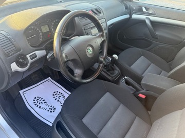 Skoda Octavia II 2009 SKODA OCTAVIA 1.6 Mpi Klimatronik Podgrzewane przednie i tylnie siedze, zdjęcie 24