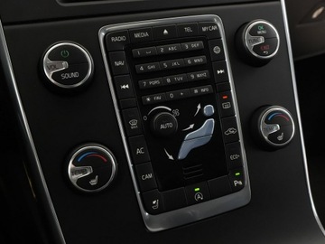 Volvo V60 I Kombi Facelifting 2.0 D3 DRIVE-E 150KM 2016 Volvo V60 2.0D Automat Business Navi Tempomat, zdjęcie 26