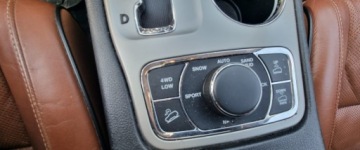 Jeep Grand Cherokee IV Terenowy 3.0 V6 CRD 241KM 2012 Jeep Grand Cherokee 112012r, 3.0 Diesel. 4x4. Uszkodzony lewy bok. Jezdzi., zdjęcie 16