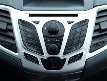 Ford Fiesta VII Hatchback 5d 1.4 Duratec 96KM 2011 Ford Fiesta 1.4, Salon Polska, Klima, Klimatronic, zdjęcie 12