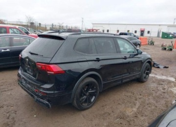 Volkswagen Tiguan II 2023 Volkswagen Tiguan 2023, 2.0L, SE R-LINE BLACK, od ubezpieczalni 2.0 Benzyna, zdjęcie 5