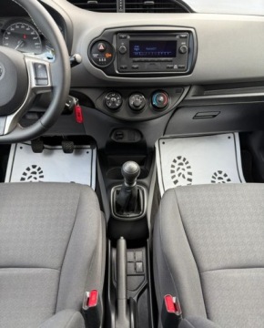 Toyota Yaris III Hatchback 5d Facelifting 2017 1.5 Dual VVT-iE 111KM 2019 Toyota Yaris salon Polska, FV-VAT 23, 1 rej 2020 r., lakier fabryczny 1.5, zdjęcie 4