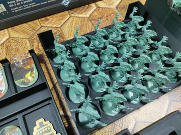 Глубины ужаса, красочная вставка