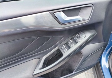 Ford Focus IV Hatchback Facelifting 1.0 EcoBoost 125KM 2022 Ford Focus Ford Focus 1.0 EcoBoost Titanium Benzyna 125KM, zdjęcie 27