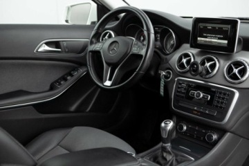 Mercedes GLA I Off-roader 1.6 200 156KM 2014 Mercedes-Benz GLA 1.6 Benzyna 156KM, zdjęcie 23