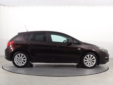 Opel Astra J Hatchback 5d Facelifting 1.6 Twinport ECOTEC 115KM 2014 Opel Astra 1.6 16V, Salon Polska, Klima,ALU, zdjęcie 5