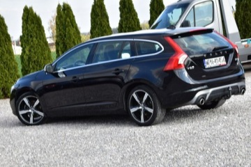 Volvo V60 I Kombi Facelifting 2.0 D4 DRIVE-E 190KM 2018 Volvo V60 2,0D4 190Km R-Design Alcantara Led Navi, zdjęcie 13