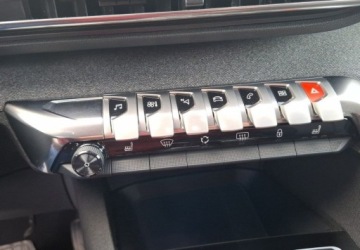 Peugeot 3008 II Crossover Facelifting  1.2 PureTech 130KM 2021 Peugeot 3008 1.2 PureTech Allure SS EAT8 1.2 Benzyna 130KM, zdjęcie 23