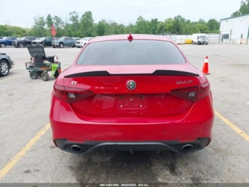 Alfa Romeo Giulia II Sedan 2.0 TBi 280KM 2018 Alfa Romeo Giulia TI Sport 2018 2.0l 2.0 Benzyna 280KM, zdjęcie 4