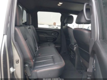 Nissan Titan 2024 Nissan Titan Pro-4x 2024 5.6 Benzyna 400KM, zdjęcie 12