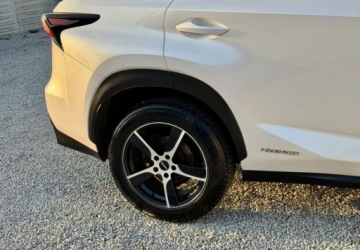 Lexus NX I SUV 300h 197KM 2016 Lexus NX Lexus NX 300h F Sport AWD 2.5 Hybryda 197KM, zdjęcie 28